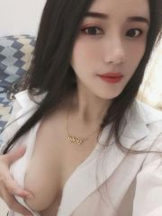 苗条大胸美少妇