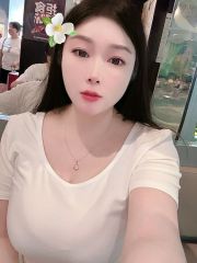 粉嫩小妹胸大骚臀很敏感