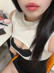 嫩穴榨精丰满淫妹