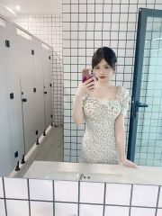 兼职迷人小美女