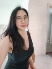 白云粉嫩大奶希希