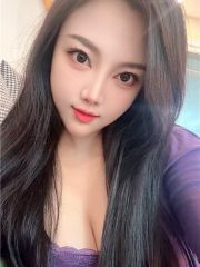 前凸后翘的小妖精