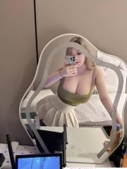 丰满肉感大胸老师