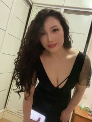 性感丰满勾人小少妇