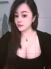 肤白粉胸很骚小妹妹